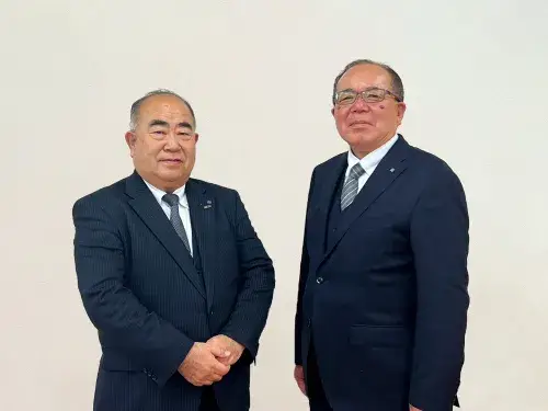 用地部の澤田部長(写真右側)が不動産のことならなんでも教えてくれます