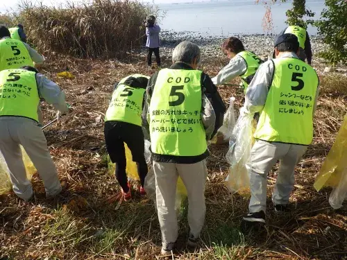 児島湖流域清掃大作戦に参加しました。全7会場の内、当社からは児島湖締切堤防会場に27名、西川緑道公園会場に5名、倉敷会場に2名がボランティアとして参加しました。